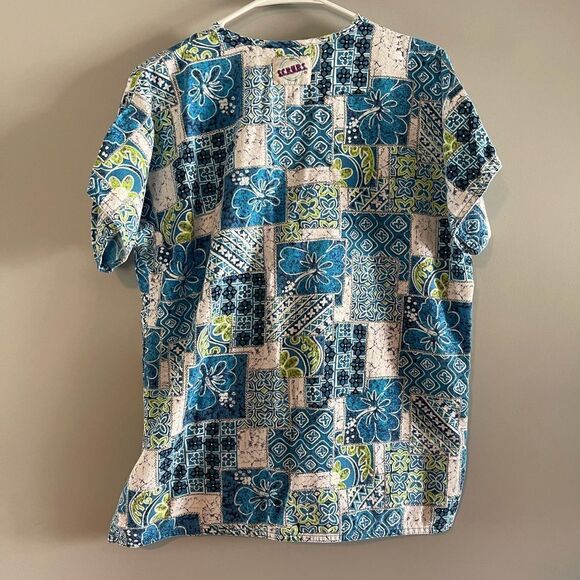 SCRUBS Multi-color Pattered Patchwork Scrub Top - Picture 4 of 9